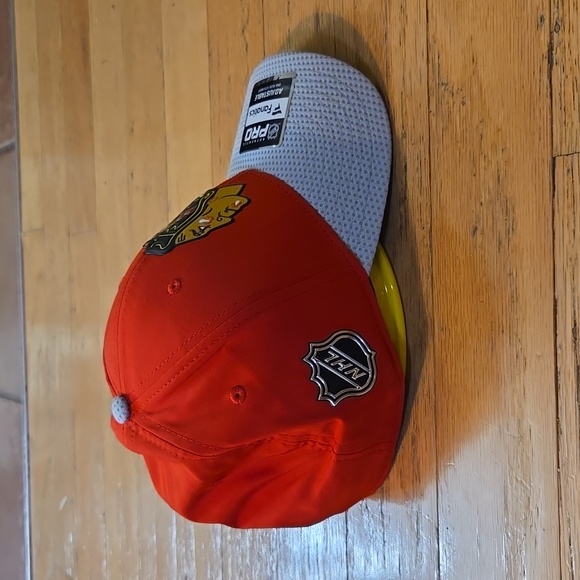 NWT NHL Chicago Blackhawks Fanatics 2020 Locker Room Pro Authentic Adjustable Ha - Picture 5 of 14